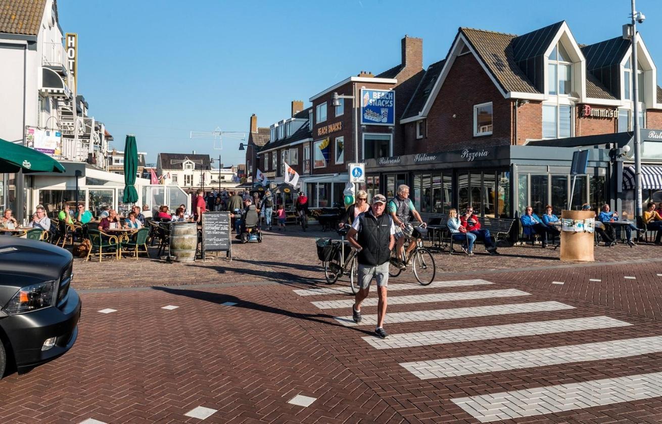 Beach House Met Parkeerplaats In Het Centrum エグモント・アーン・ゼー エクステリア 写真